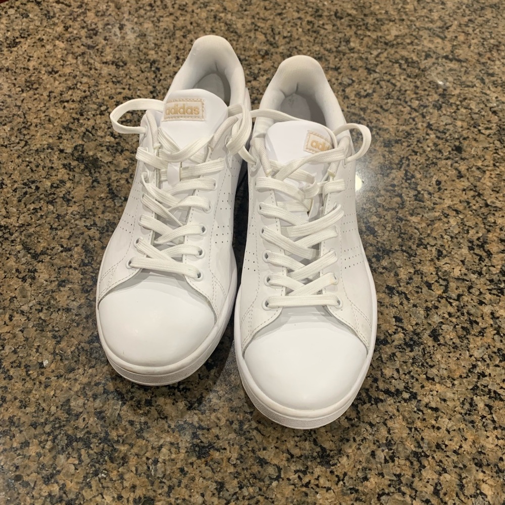Adidas advantage 2.0 Women's White and Gold Sneakers